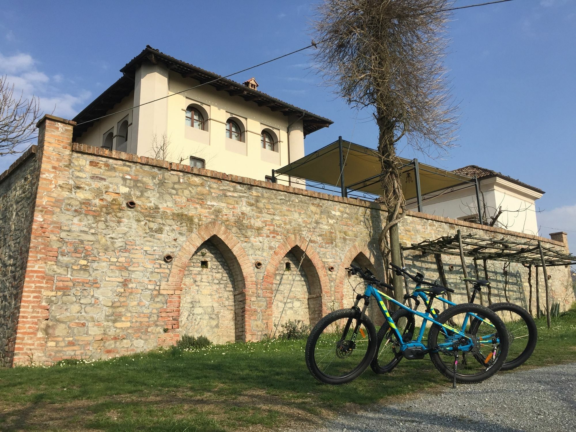 Bed and Breakfast Cascina Baresane Alba  Zewnętrze zdjęcie